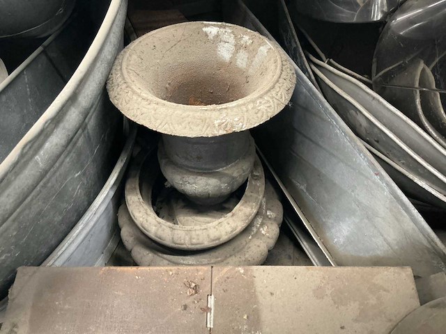 Verschillende zink; rvs en stalen decoratie materialen - afbeelding 5 van  7