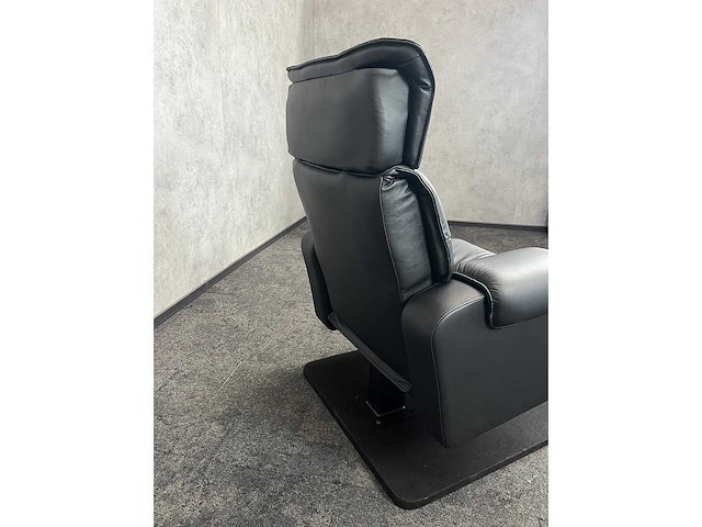 Verstelbare relaxfauteuil met voetenbank - ongebruikt - afbeelding 4 van  13