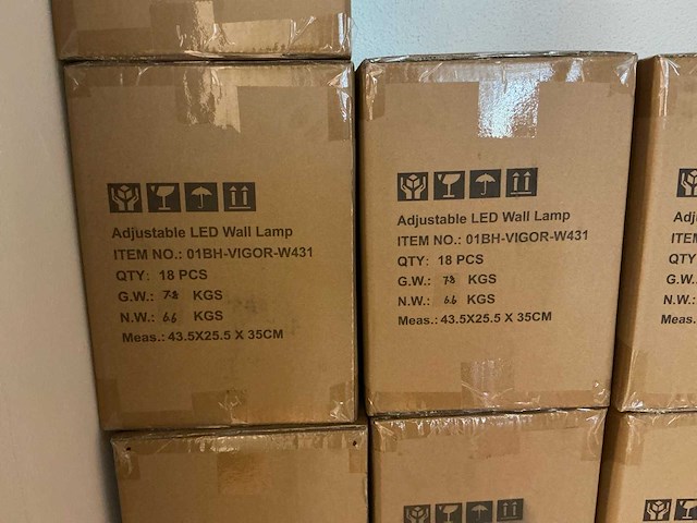 Verstelbare up down wandlampen (306x) - afbeelding 2 van  9