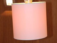 Verstelbare wandlamp. doorsnede kap 25 cm. - afbeelding 2 van  2