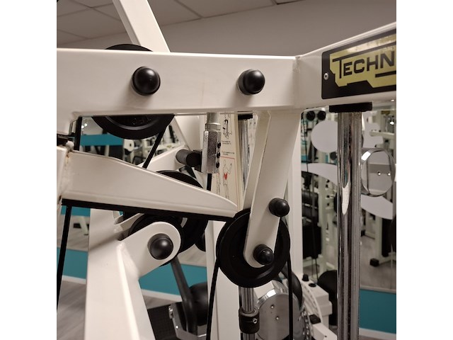 Vertical traction technogym - afbeelding 12 van  12