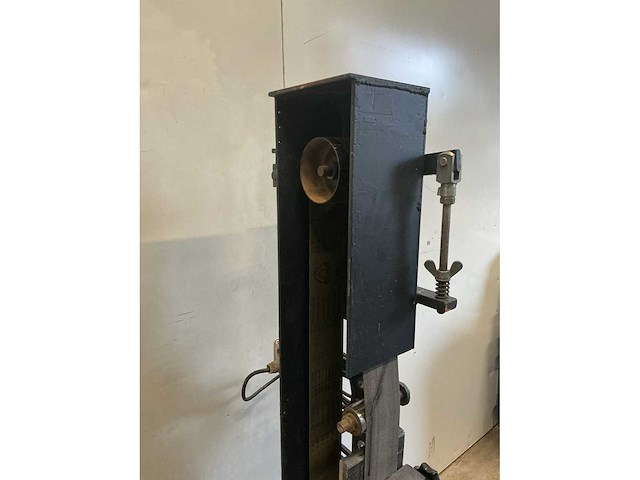 Verticale bandschuurmachine - afbeelding 7 van  8