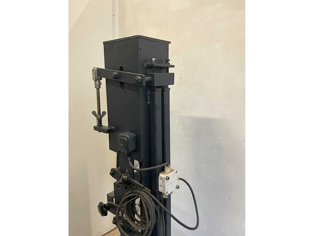 Verticale bandschuurmachine - afbeelding 8 van  8