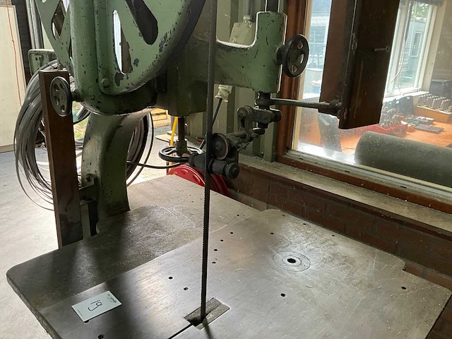 Verticale bandzaagmachine - afbeelding 2 van  10
