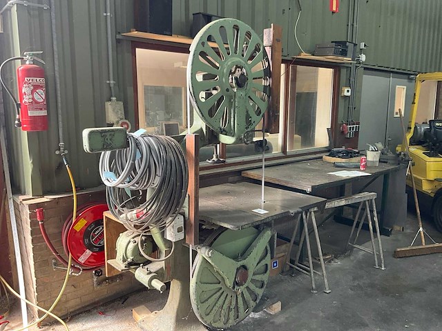 Verticale bandzaagmachine - afbeelding 3 van  10