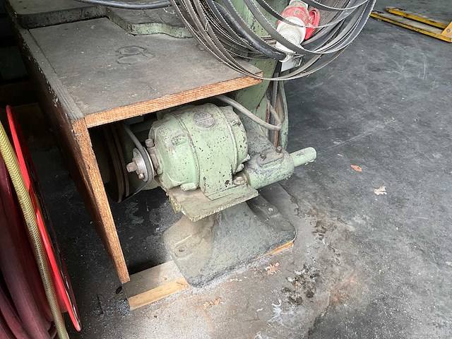 Verticale bandzaagmachine - afbeelding 5 van  10