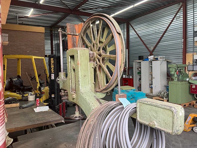 Verticale bandzaagmachine - afbeelding 6 van  10