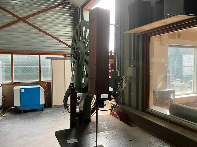 Verticale bandzaagmachine - afbeelding 7 van  10