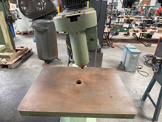 Verticale freesmachine - afbeelding 3 van  5