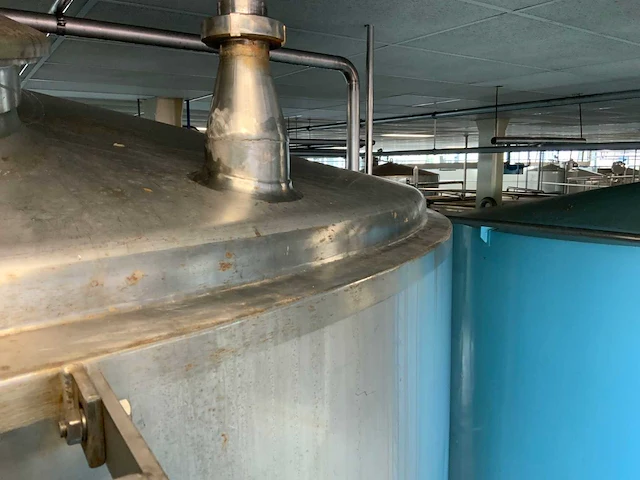Verticale geïsoleerde opslagtank 25000 liter - afbeelding 8 van  8