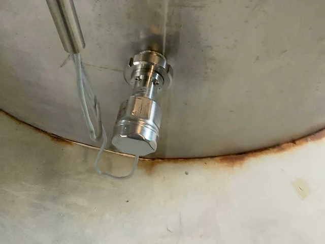 Verticale geïsoleerde opslagtank 25000 liter - afbeelding 5 van  6