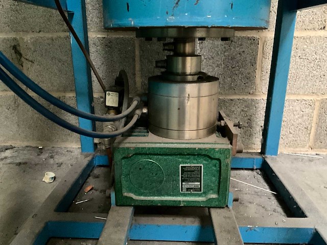 Verticale lasmanipulator met grote 4-kauw boorkop - afbeelding 3 van  6