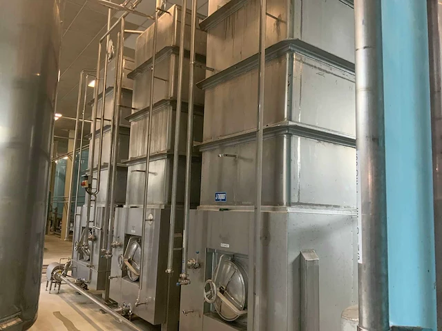 Verticale opslagtank 10000 liter (3x) - afbeelding 1 van  6
