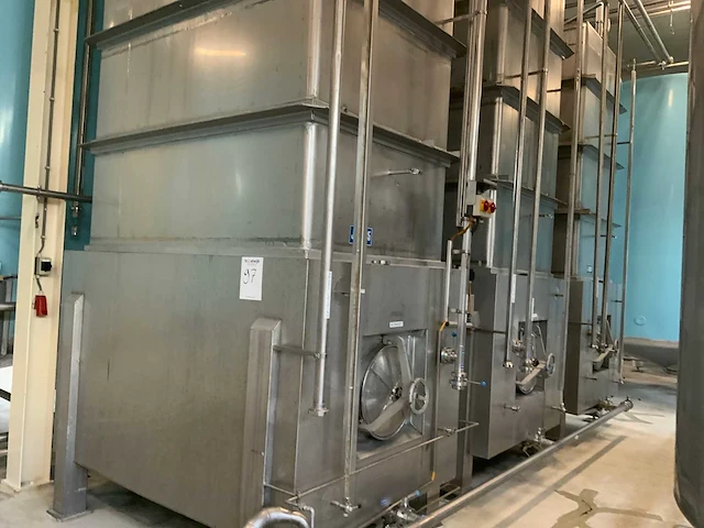 Verticale opslagtank 10000 liter (3x) - afbeelding 3 van  6