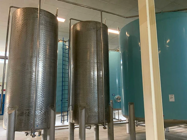 Verticale opslagtank 6000 liter - afbeelding 1 van  9