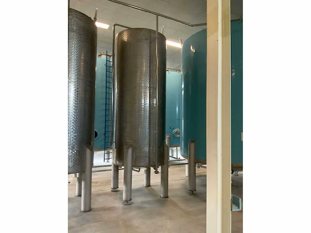 Verticale opslagtank 6000 liter - afbeelding 2 van  9