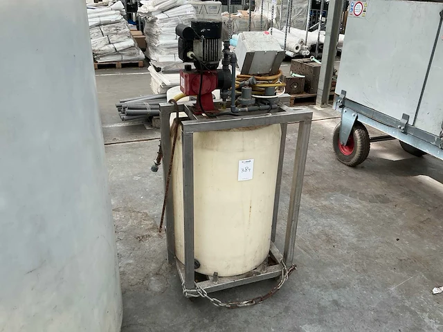 Verticale opslagtank met pomp - afbeelding 2 van  8