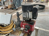 Verticale opslagtank met pomp - afbeelding 5 van  8