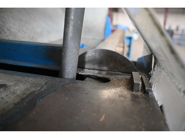 Verticale pijpenzaagmachine - afbeelding 1 van  1