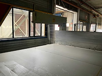 Verticale schuimrubber snijmachine - afbeelding 2 van  6