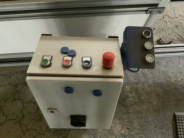 Verticale schuimrubber snijmachine - afbeelding 5 van  6