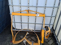 Verticale vaten lifter manutan, lg800, bouwjaar 2014 - afbeelding 1 van  6