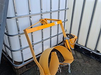 Verticale vaten lifter manutan, lg800, bouwjaar 2014 - afbeelding 2 van  6