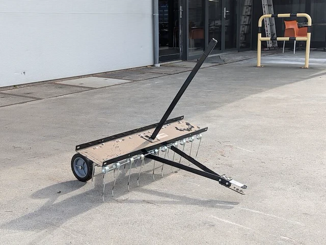 Verticuteerapparaat vidaxl - afbeelding 1 van  8