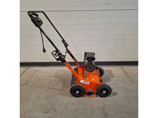 Verticuteermachine - 400mm - 230v eliet, e 401 electric, bouwjaar 2018 - afbeelding 1 van  9