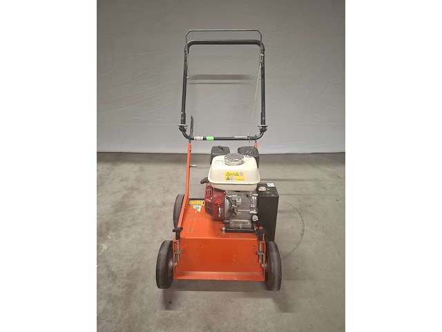 Verticuteermachine - 400mm - benzine eliet, e 401 petrol, bouwjaar 2014 - afbeelding 2 van  6