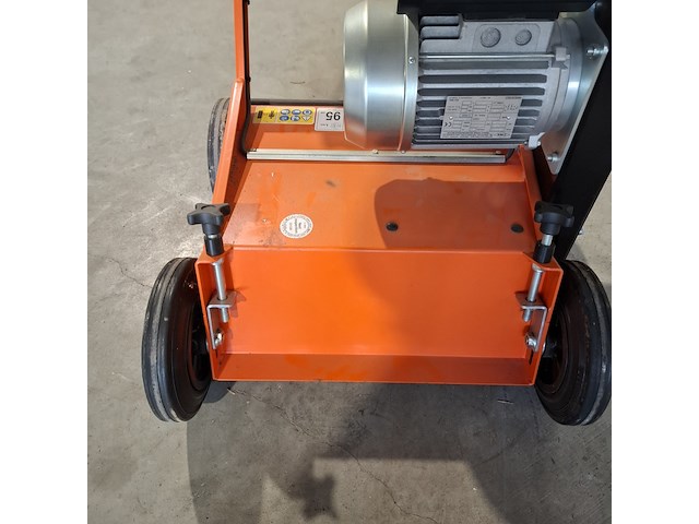 Verticuteermachine 40cm 220v eliet, e 401 electric, bouwjaar 2014 - afbeelding 6 van  7