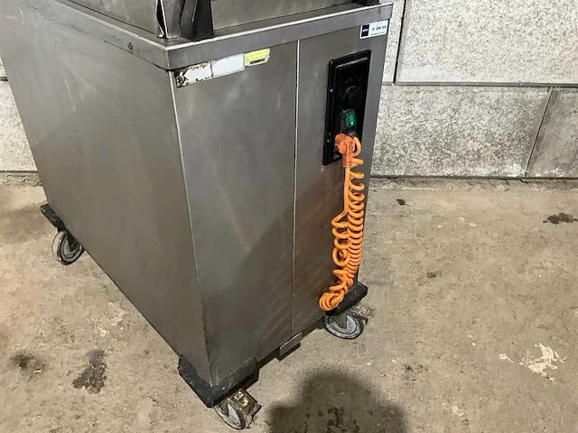 Verwarmde bordenstapelaar - afbeelding 2 van  4