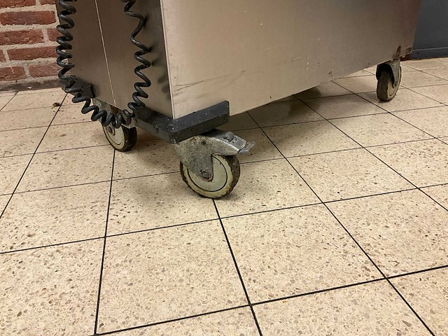 Verwarmde bordenwagen - afbeelding 6 van  6