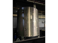 Verwarmde & geïsoleerde 17.000 l verticale opslagtank - afbeelding 2 van  6