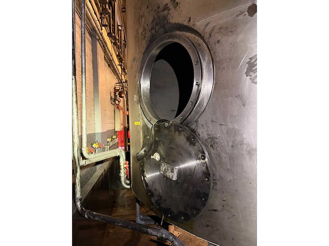 Verwarmde & geïsoleerde 17.000 l verticale opslagtank - afbeelding 3 van  6