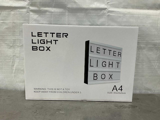 Verwisselbare letter licht box (28x) - afbeelding 1 van  7