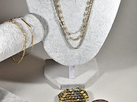 Verzameling bijouterie - afbeelding 1 van  6