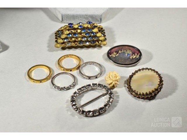 Verzameling bijouterie - afbeelding 2 van  6