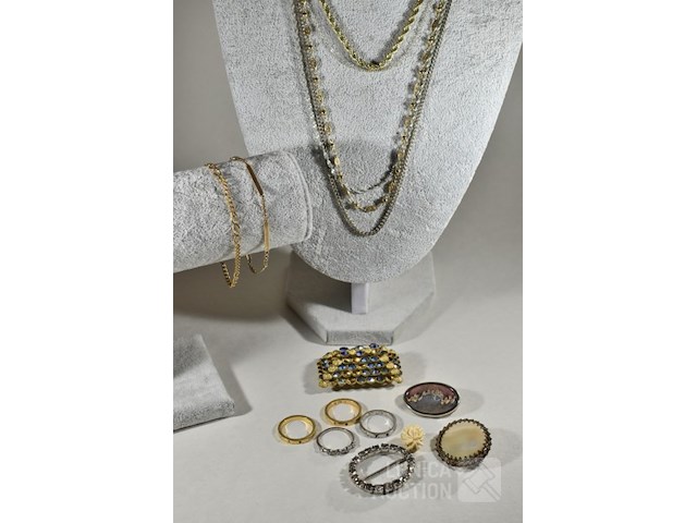 Verzameling bijouterie - afbeelding 6 van  6