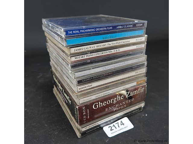 Verzameling cd's - afbeelding 1 van  5