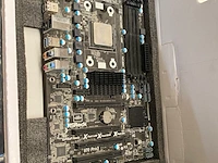 Verzameling computeronderdelen - afbeelding 14 van  15