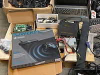 Verzameling computeronderdelen - afbeelding 7 van  11