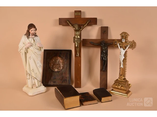Verzameling devotionalia - afbeelding 1 van  7