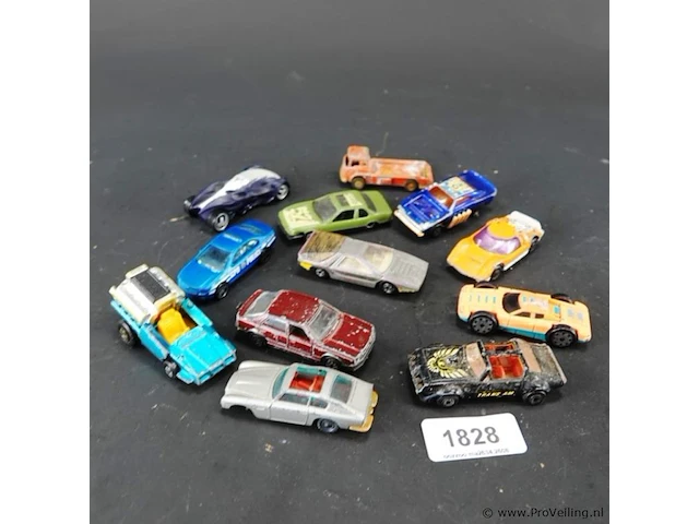 Verzameling die-cast schaalmodellen - afbeelding 1 van  5