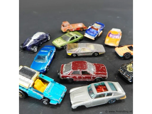 Verzameling die-cast schaalmodellen - afbeelding 3 van  5
