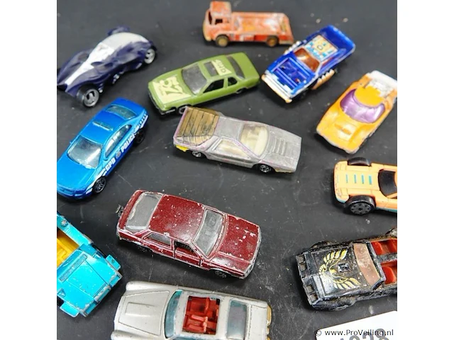 Verzameling die-cast schaalmodellen - afbeelding 4 van  5