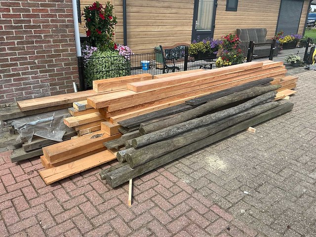 Verzameling douglas/ hardhout \ vuren palen bouwhout - afbeelding 9 van  15