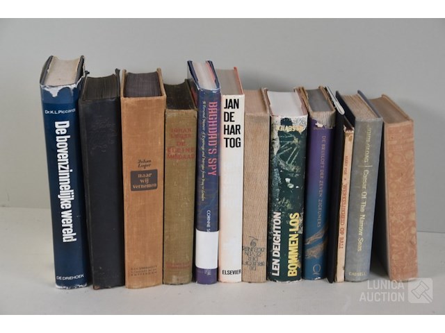 Verzameling gesigneerde boeken - afbeelding 1 van  26