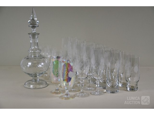 Verzameling glaswerk - afbeelding 1 van  7