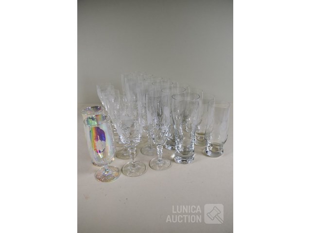 Verzameling glaswerk - afbeelding 2 van  7